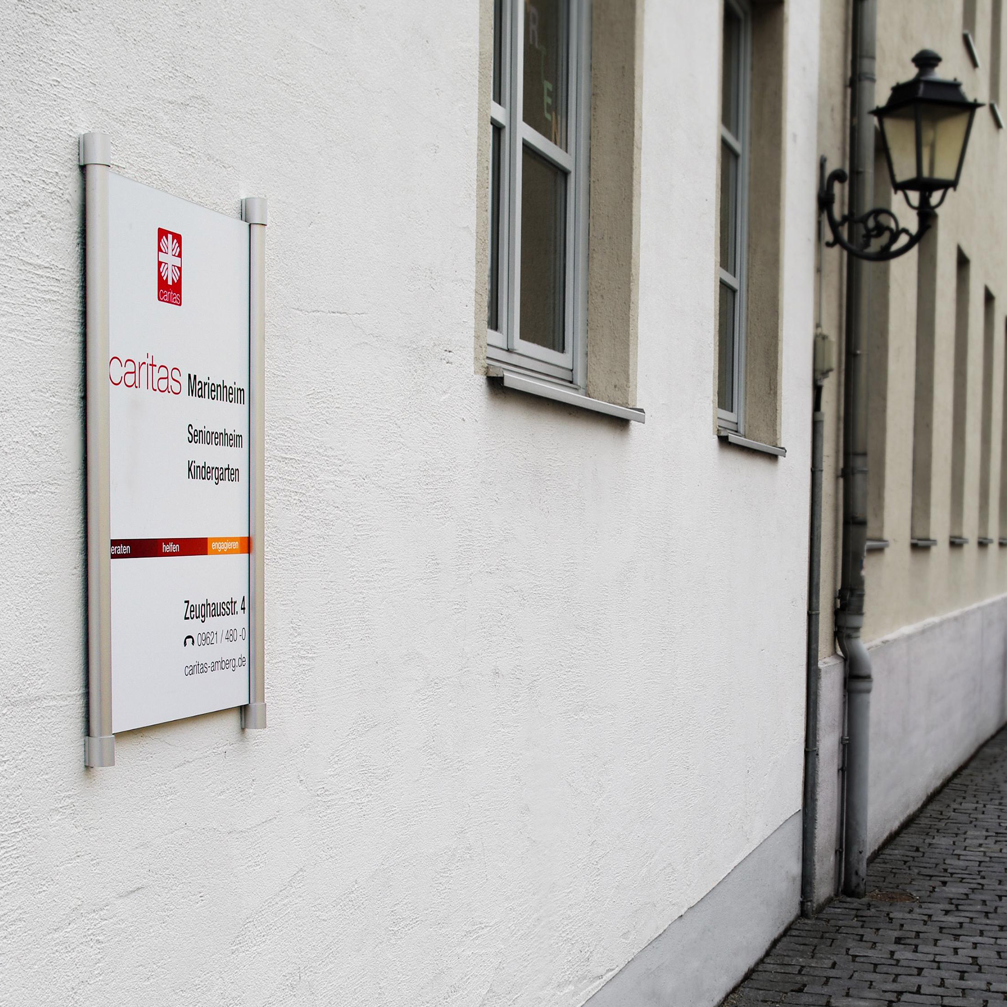 BERLIN Schildträgersystem rund
